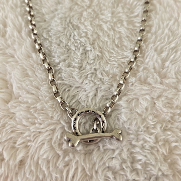 Elegant Silver Chain Dog Bone Clasp Necklace - Picture 1 of 4